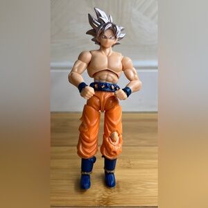 Dragon Ball Super Goku Ultra Instinct, Dragon Ball Evolve 5" Action Figure|China
